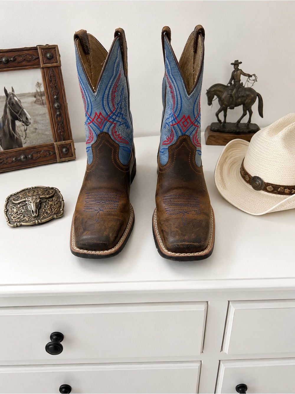 kids' boots officially categorized by ⁠Ariat as suitable for both boys an girls.